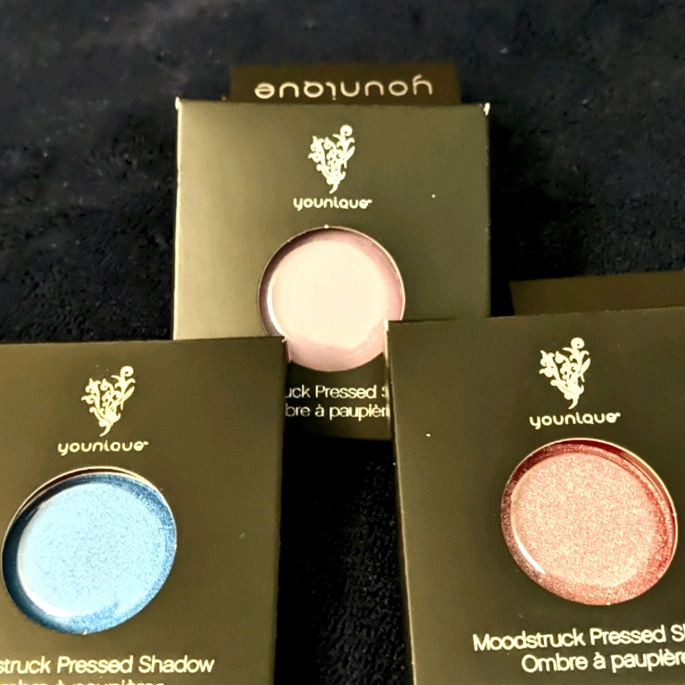 Younique Moodstuck Pressed Shadow